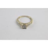 9ct gold diamond dress ring (2.1g) size L