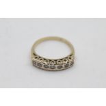 9ct gold diamond flush set ring (2.6g) size O