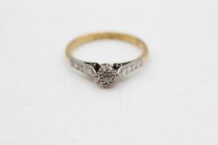 18ct gold band & platinum set diamond solitaire ring (2.5g) size O