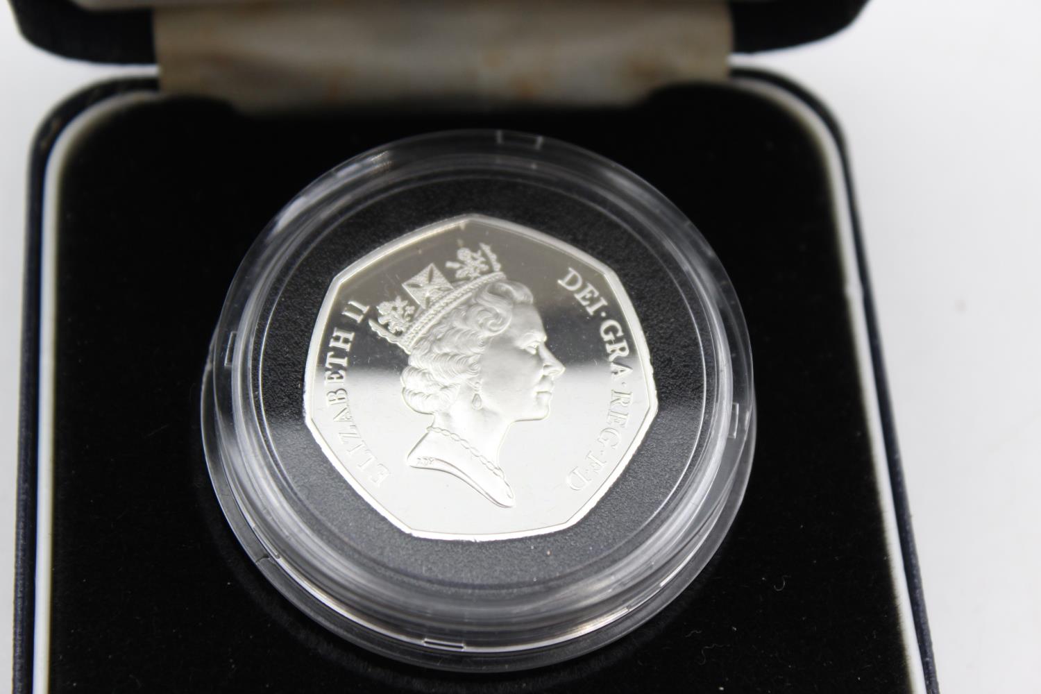 ROYAL MINT .925 STERLING SILVER Proof 1992-1993 50 Pence Coin Boxed (13g) - Bild 3 aus 5