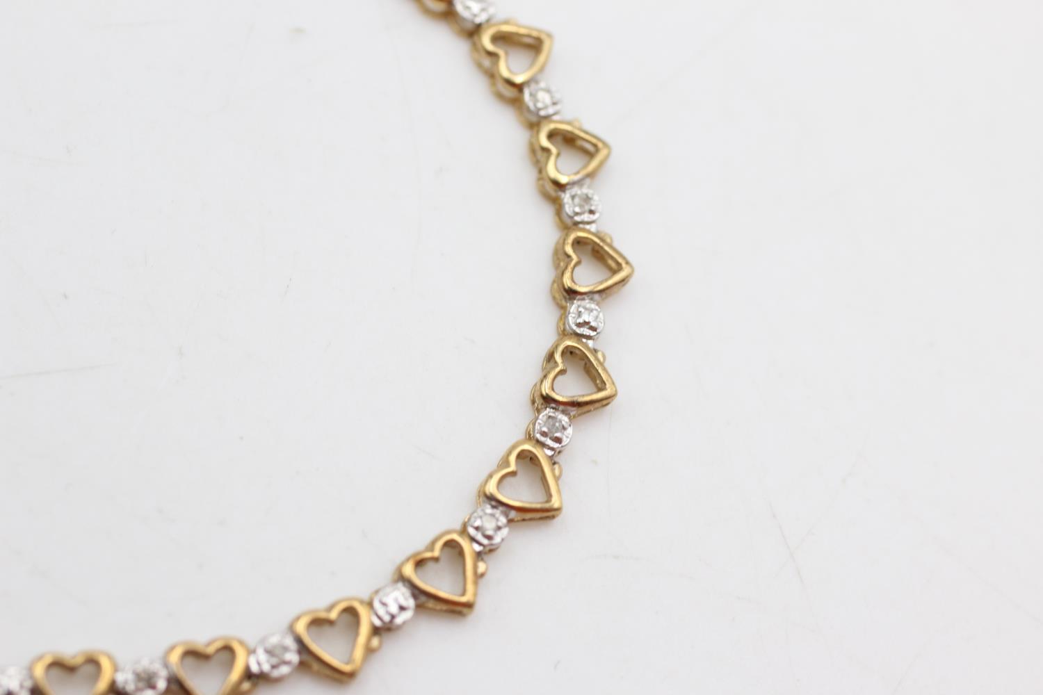 9ct gold diamond set heart chain link panel bracelet (4.6g) - Image 5 of 5