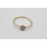 9ct gold diamond floral motif ring (1g) size Q