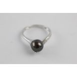 9ct white gold pearl & diamond ring (2.3g) size M