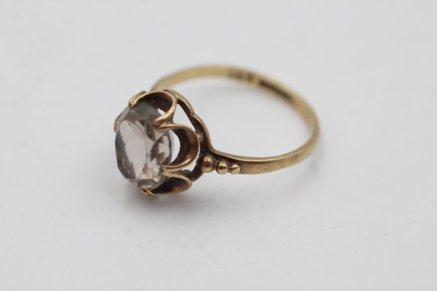 9ct gold smoky quartz granulated shoulder detail cocktail ring (2.5g size Q) - Image 2 of 4