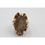 9ct gold smoky quartz scalloped setting navette ring (8.6g) size N