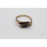 9ct gold sapphire & diamond stylised trilogy ring (2.8g) size L