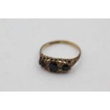 9ct gold sapphire & diamond gypsy set ring (1.7g) size K