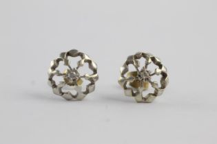 9ct white gold diamond stud earrings (2.5g)