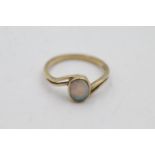 9ct gold opal wave motif solitaire ring (2.1g) size P