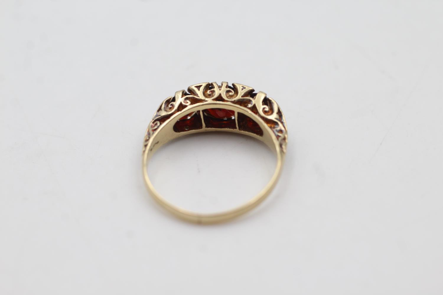 9ct gold garnet & diamond gypsy set ring (2.6g) size M - Image 4 of 4