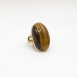 9ct gold and cabochon Tiger's Eye ring size L 10g