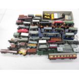 Collection of boxed and unboxed Hornby carriages