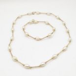 9ct gold and pearl necklace and bracelet - necklace measures 45cm long, bracelet measures 20cm -