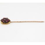 18ct gold head stick pin with amethyst inserts and 9ct gold screw in pin 2.9g