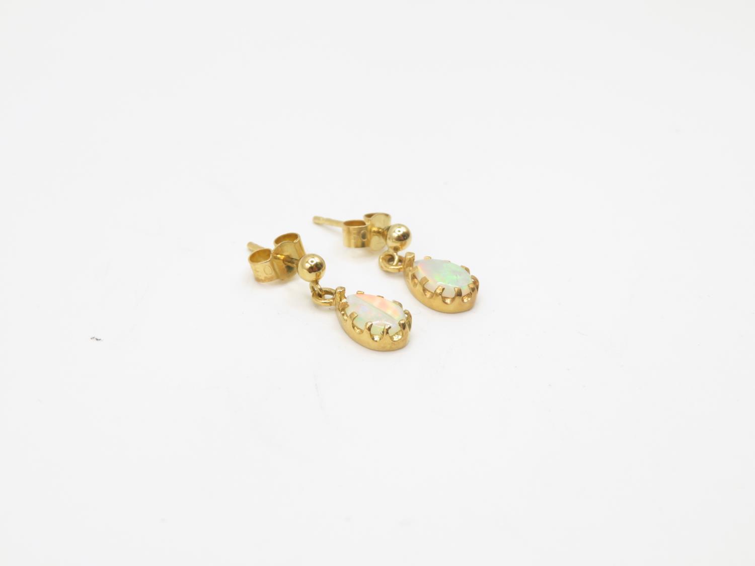 18ct gold and opal earrings boxed 1.8g - Bild 2 aus 3