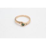 14ct gold diamond & emerald ring (1.3g) Size K