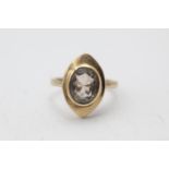 9ct gold smokey quartz ring (3.2g) Size K