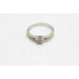 9ct white gold diamond solitaire ring (2.4g) Size N