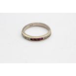 18ct gold ruby & diamond half eternity ring (3.3g) Size M