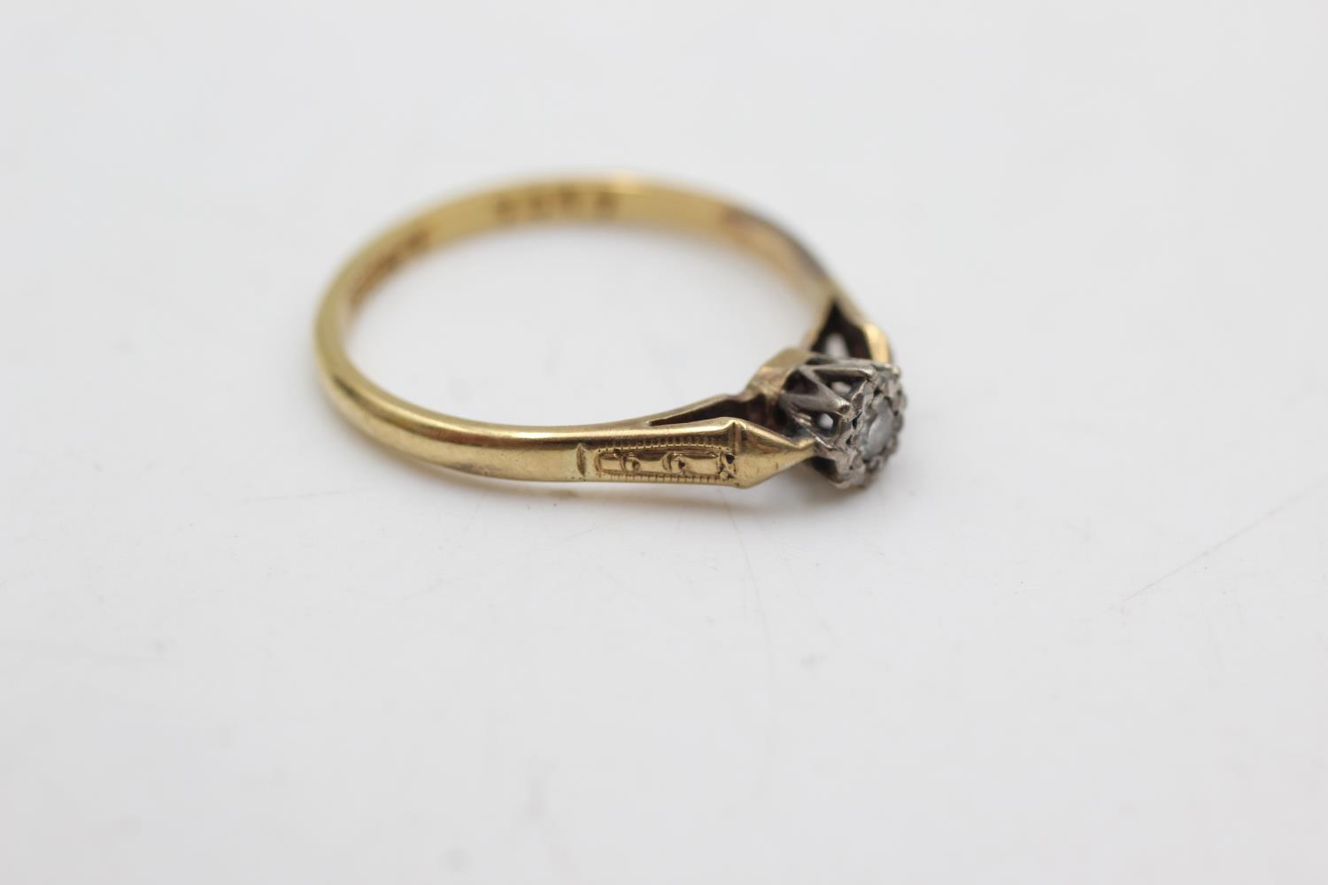 18ct gold diamond solitaire ring (1.9g) size M - Image 2 of 4