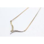 9ct gold diamond detail static pendant necklace (6.4g)