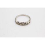 18ct white gold diamond half eternity ring (2.8g) size Q