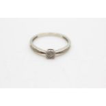 9ct white gold diamond dress ring (1.7g) size P