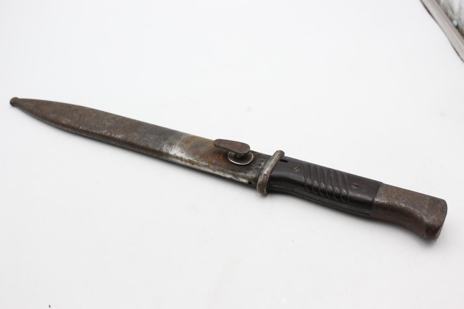 WW2 GERMAN K98 Bayonet w/ Scabbard & Frog Blade Marked GEBR.HELLER Length - 41cm In vintage - Image 5 of 6