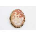 9ct gold framed shell cameo featuring woman & a cherub (9.8g)