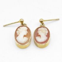 9ct gold and cameo pendant earrings 2.4g