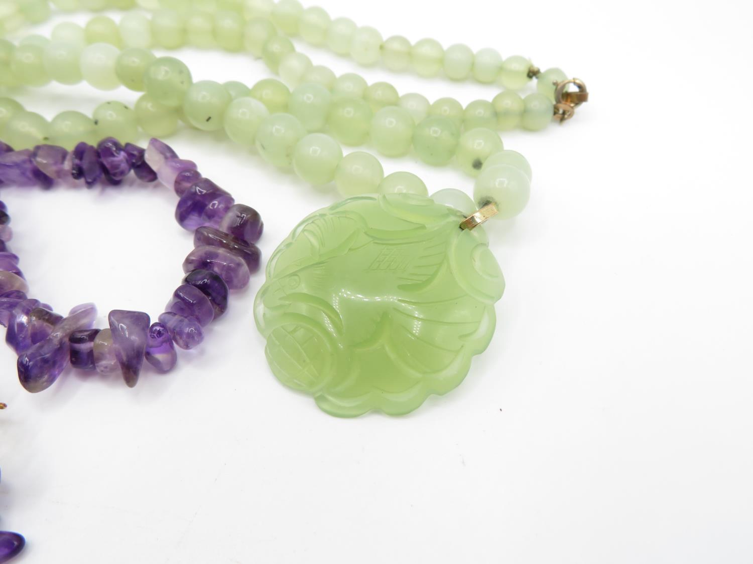 Antique jadeite necklace and amethyst necklace total weight 88g - Image 3 of 3