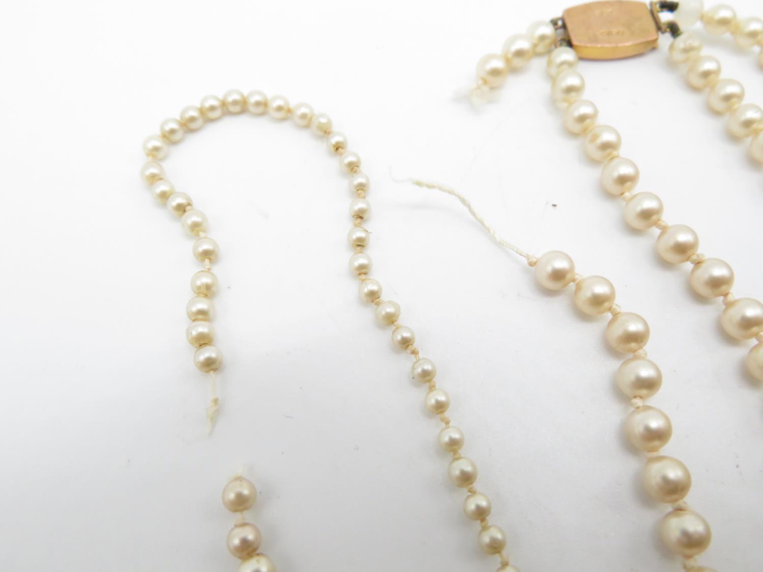 9ct gold clasp and pearl necklace - snapped - sold as spares or repairs - Image 2 of 2