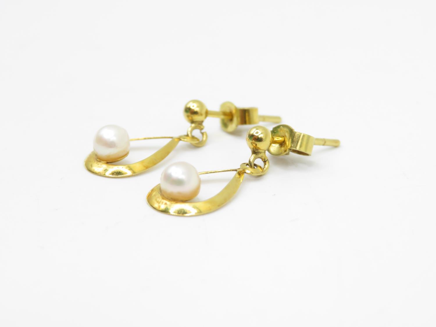 Boxed set of 9ct gold and pearl drop earrings - Image 2 of 4