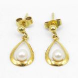 Boxed set of 9ct gold and pearl drop earrings