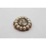 9ct gold antique pearl set clasp with central mourning panel (4g)