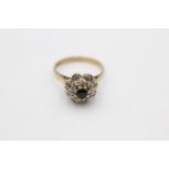 9ct gold diamond & sapphire halo set ring (2.7g) Size K