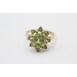 9ct gold diamond & peridot floral set ring (3.1g) Size P