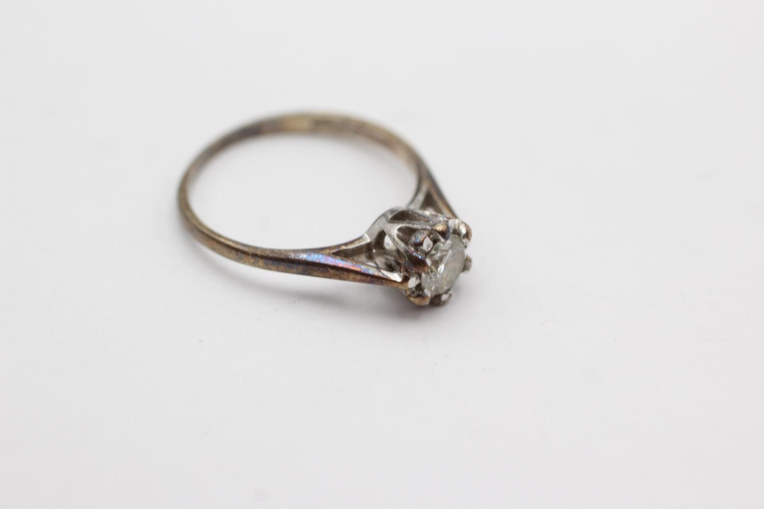 9ct gold diamond solitaire ring (1.9g) Size L - Image 2 of 4