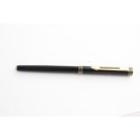 WATERMAN Black Lacquer FOUNTAIN PEN w/ 18ct Gold Nib WRITING WATERMAN Black Lacquer FOUNTAIN PEN