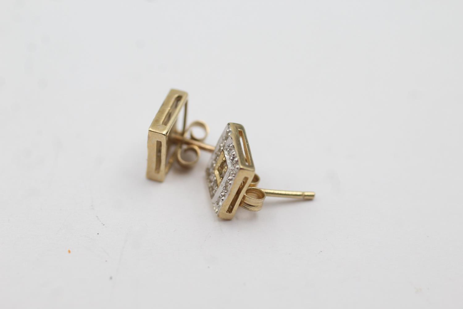 9ct gold diamond stud earrings (1.7g) - Image 2 of 3