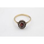 9ct gold & sterling silver garnet & clear gemstone halo ring (2.3g) size Q