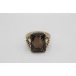 9ct gold vintage smokey quartz dress ring (3.4g) Size L