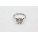 18ct white gold sapphire ring (3.5g) Size K