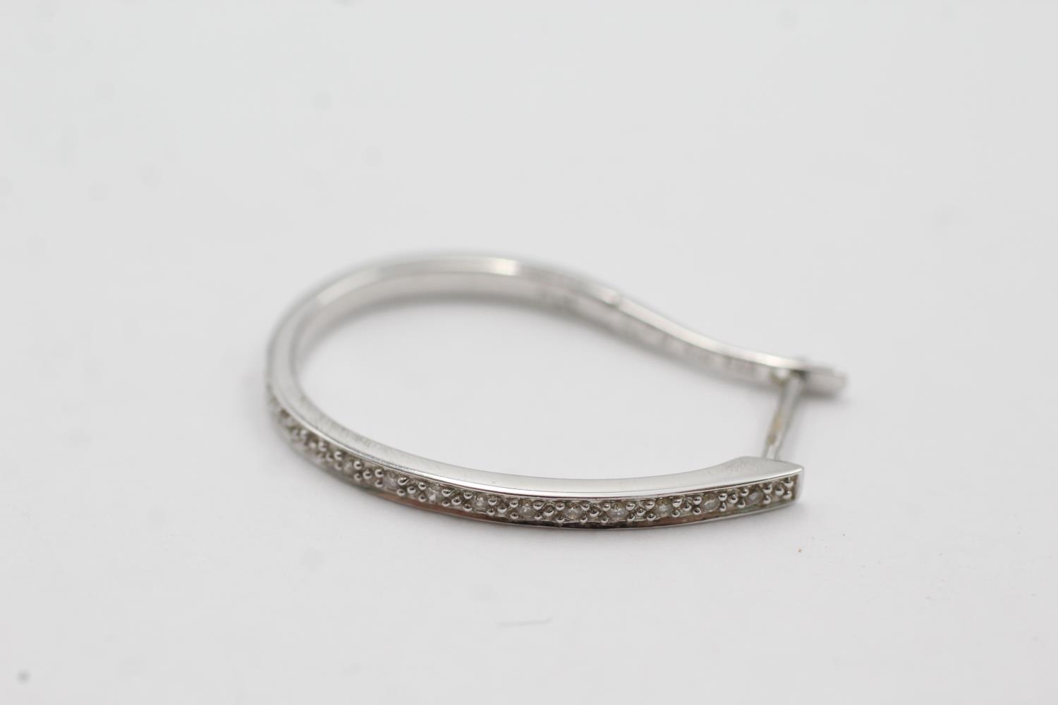 9ct white gold diamond detail hoops (3.2g) - Bild 3 aus 4