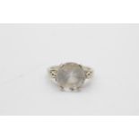 14ct white gold topaz dress ring (4.1g) Size L