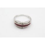 9ct gold ruby channel set ring (3g) Size N