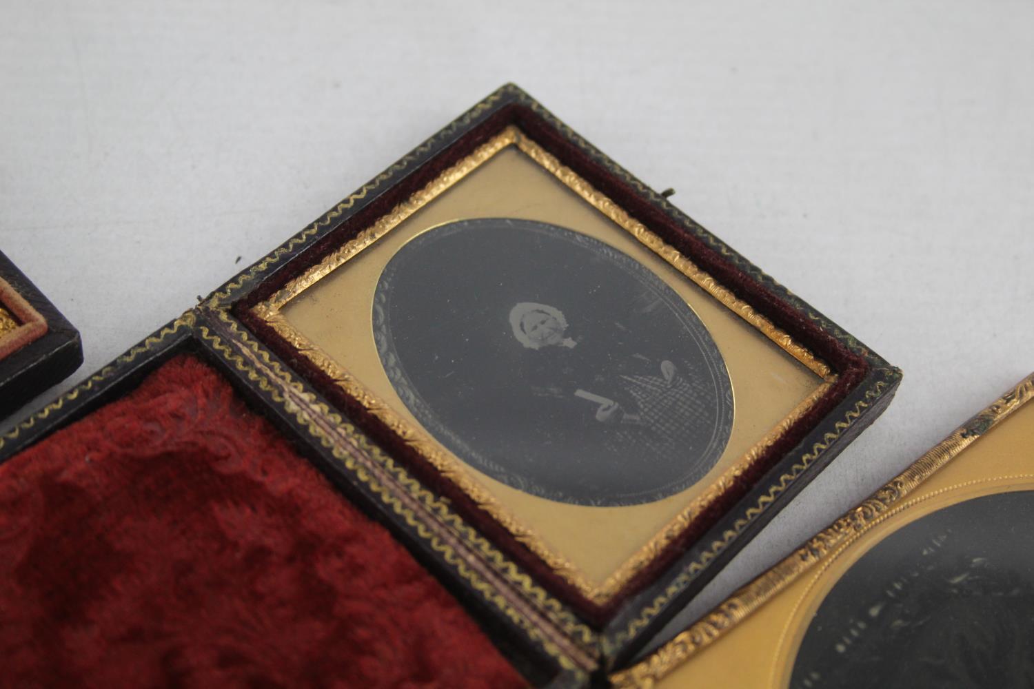 3 x Antique 19th Century Victorian AMBROTYPES / DAGUERREOTYOES Framed Portraits In antique condition - Image 3 of 5
