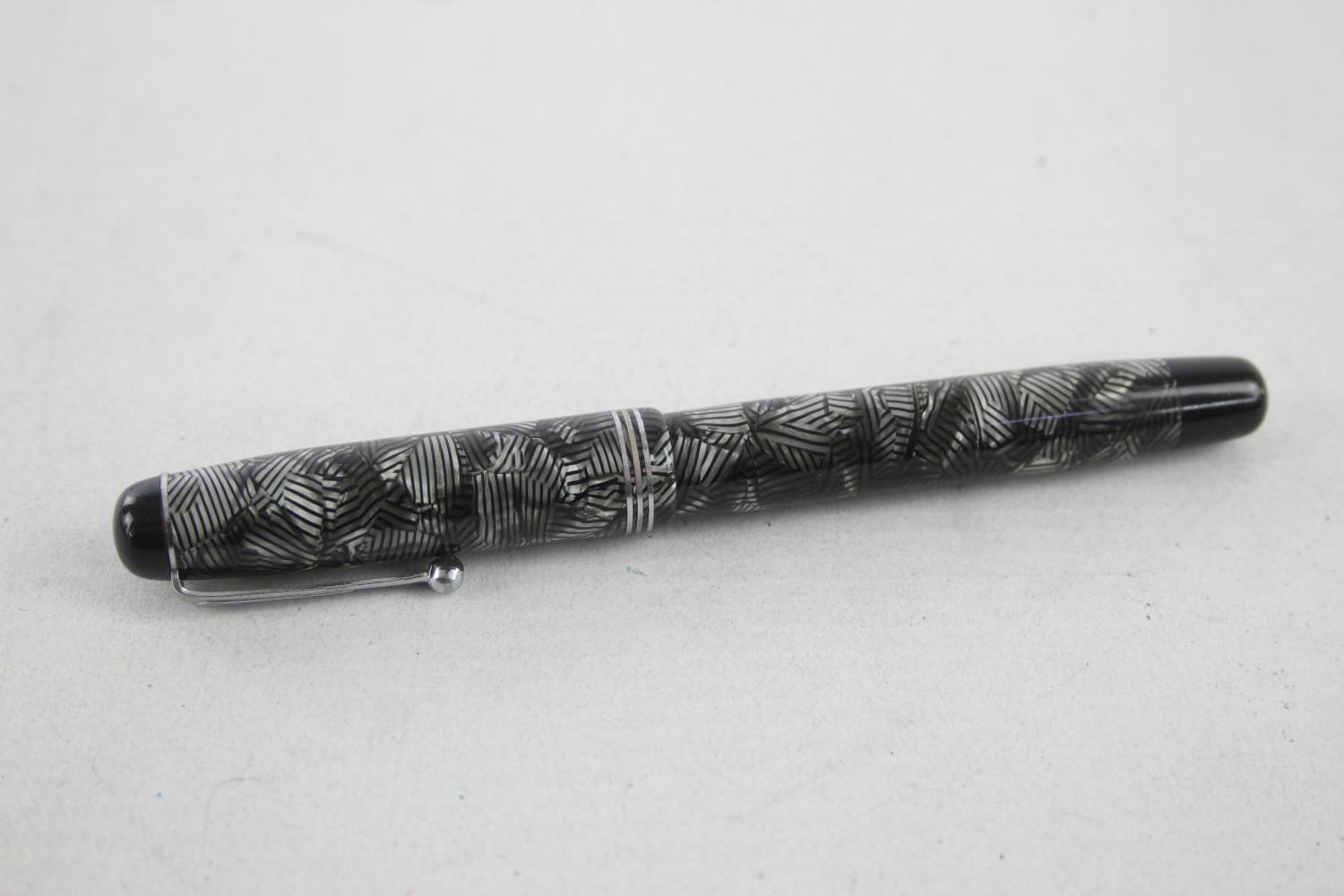 Vintage PARKER Televisor Grey FOUNTAIN PEN w/ 14ct Gold Nib WRITING Vintage PARKER Televisor Grey - Image 7 of 7