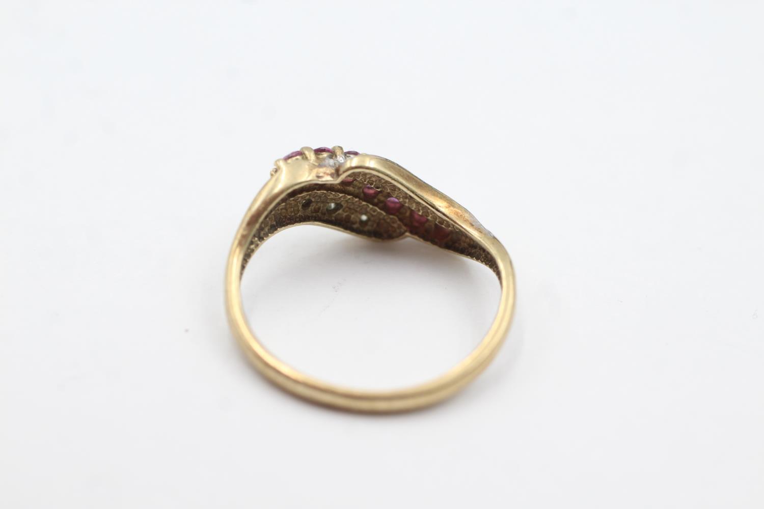 9ct gold ruby & diamond twist setting dress ring (1.9g) Size M - Bild 3 aus 4