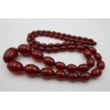 Graduated Cherry Bakelite Necklace (91g)